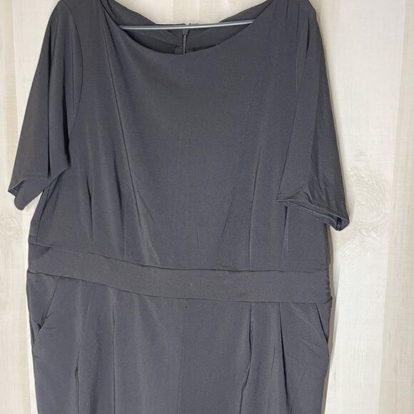 Torrid new black crepe romper jumpsuit short sleeve boat neck, size 22 - Picture 2 of 16